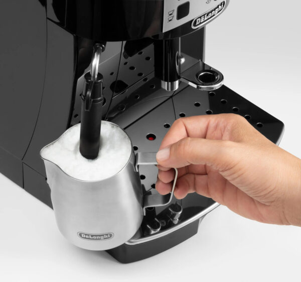 Delonghi | Coffee Maker | ECAM22.115.B Magnifica S | Pump pressure 15 bar | Built-in milk frother | Automatic | 1450 W | Black - Image 4
