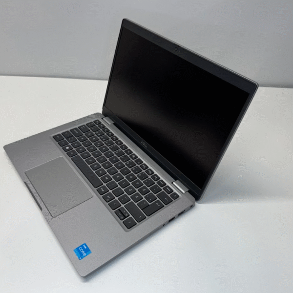 DELL Renew | Grade B | Dell Latitude 5330 | 13.3 " | FHD | i3-1215U | 16 GB | SSD | 256 GB | Intel UHD Graphics | Windows 11 Pro | Keyboard language Swedish | 12 month(s)