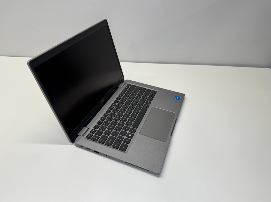 DELL Renew | Grade B | Dell Latitude 5330 | 13.3 " | FHD | i3-1215U | 16 GB | SSD | 256 GB | Intel UHD Graphics | Windows 11 Pro | Keyboard language Swedish | 12 month(s) - Image 2