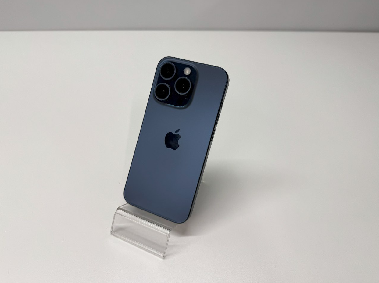 Apple Renew | Grade B | iPhone 15 Pro | Blue Titanium | 6.1 " | Super Retina XDR OLED | 2556 x 1179 pixels | A17 Pro Chip | 8 GB | 128 GB | Dual SIM | 5G | 48+12+12 MP | iOS | 18 - Image 2