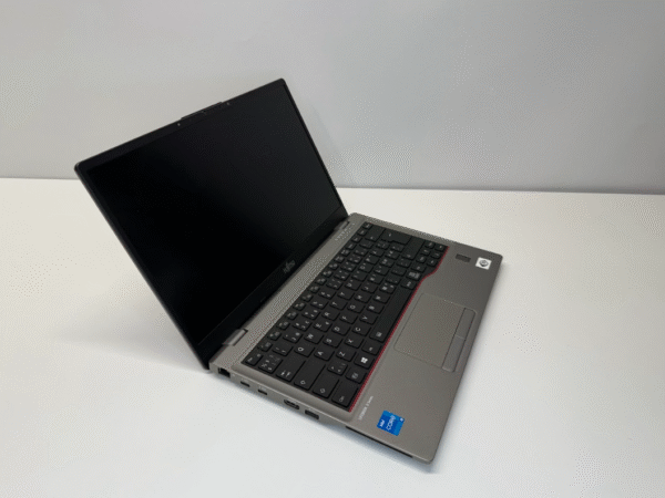 Fujitsu | RENEW | Grade B | LIFEBOOK U7411 | 13.9 " | FHD | i5-1135G7 | 8 GB | SSD | 256 GB | Intel Iris Xe Graphics | Windows 11 Pro | Keyboard language Nordic/Estonian | 12 month(s)