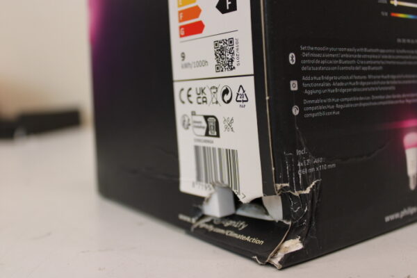 SALE OUT. Philips Hue WCA 6,5W A60 E27 4pcs pack | Philips Hue Hue WCA 6.5W A60 E27, 4pcs pack | E27 | 6.5 W | RGBW 2000-6500K | Bluetooth and Zigbee | DAMAGED PACKAGING - Image 2