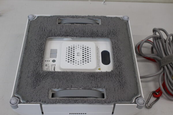 SALE OUT. Hutt Window Cleaning Robot A1, 3800 Pa, White | HUTT | Window Cleaning Robot | A1 | Corded | 6000 Pa | White | REFURBISHED, USED, DIRTY - Image 4