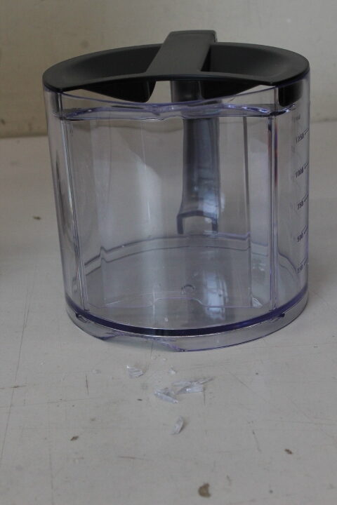 SALE OUT. Braun J500 Multiquick 5 Juicer, Black | Braun | J 500 Multiquick 5 | Type Juicer | Black | 900 W | Number of speeds 2 | DAMAGED PACKAGING, CRACKED CONTAINER SIDE - Image 4