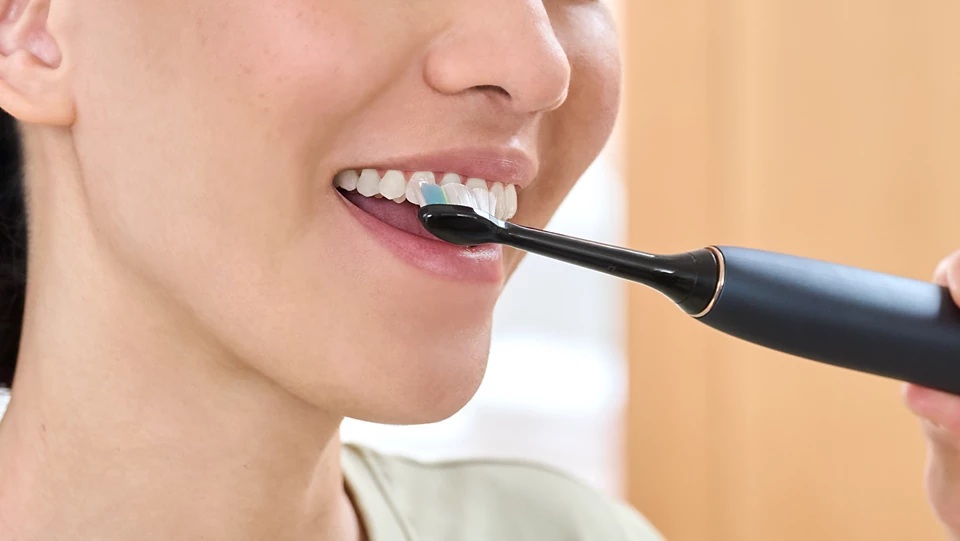 Philips | Replacement brush heads | HX6068/88 Sonicare Optimal White | Heads | For adults | Number of brush heads included 8 | Black - Image 7