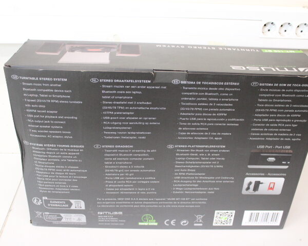 SALE OUT. Muse MT-108BT Turntable Stereo System | Muse | Turntable Stereo System | MT-108BT | Turntable Stereo System | USB port | DAMAGED PACKAGING, DAMAGED SPEAKER CORNER