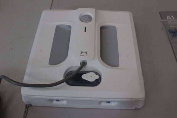 SALE OUT. Hutt Window Cleaning Robot A1, 3800 Pa, White | HUTT | Window Cleaning Robot | A1 | Corded | 6000 Pa | White | USED, DIRTY, DAMAGED PACKAGING - Image 3