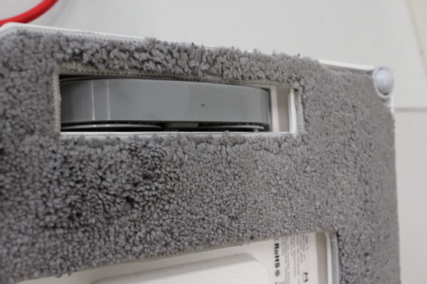 SALE OUT. Hutt Window Cleaning Robot A1, 3800 Pa, White | HUTT | Window Cleaning Robot | A1 | Corded | 6000 Pa | White | USED, DIRTY, DAMAGED PACKAGING - Image 5