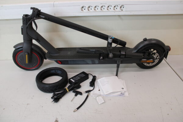 SALE OUT. Xiaomi Mi Electric Scooter Pro 2 (Black) | Xiaomi Mi Electric Scooter Pro 2 | 600 W | 25 km/h | 24 month(s) | Black | DEMO, SCRATCHED, DAMAGED PACKAGING - Image 3
