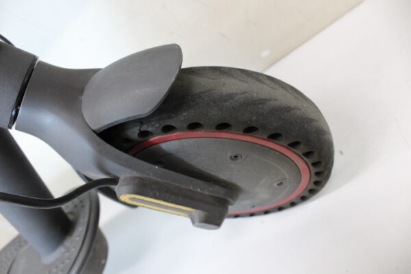 SALE OUT. Xiaomi Mi Electric Scooter Pro 2 (Black) | Xiaomi Mi Electric Scooter Pro 2 | 600 W | 25 km/h | 24 month(s) | Black | DAMAGED PACKAGING, SCRATCHED, DIRTY, MISSING KEY, SCREWS, MANUAL - Image 7