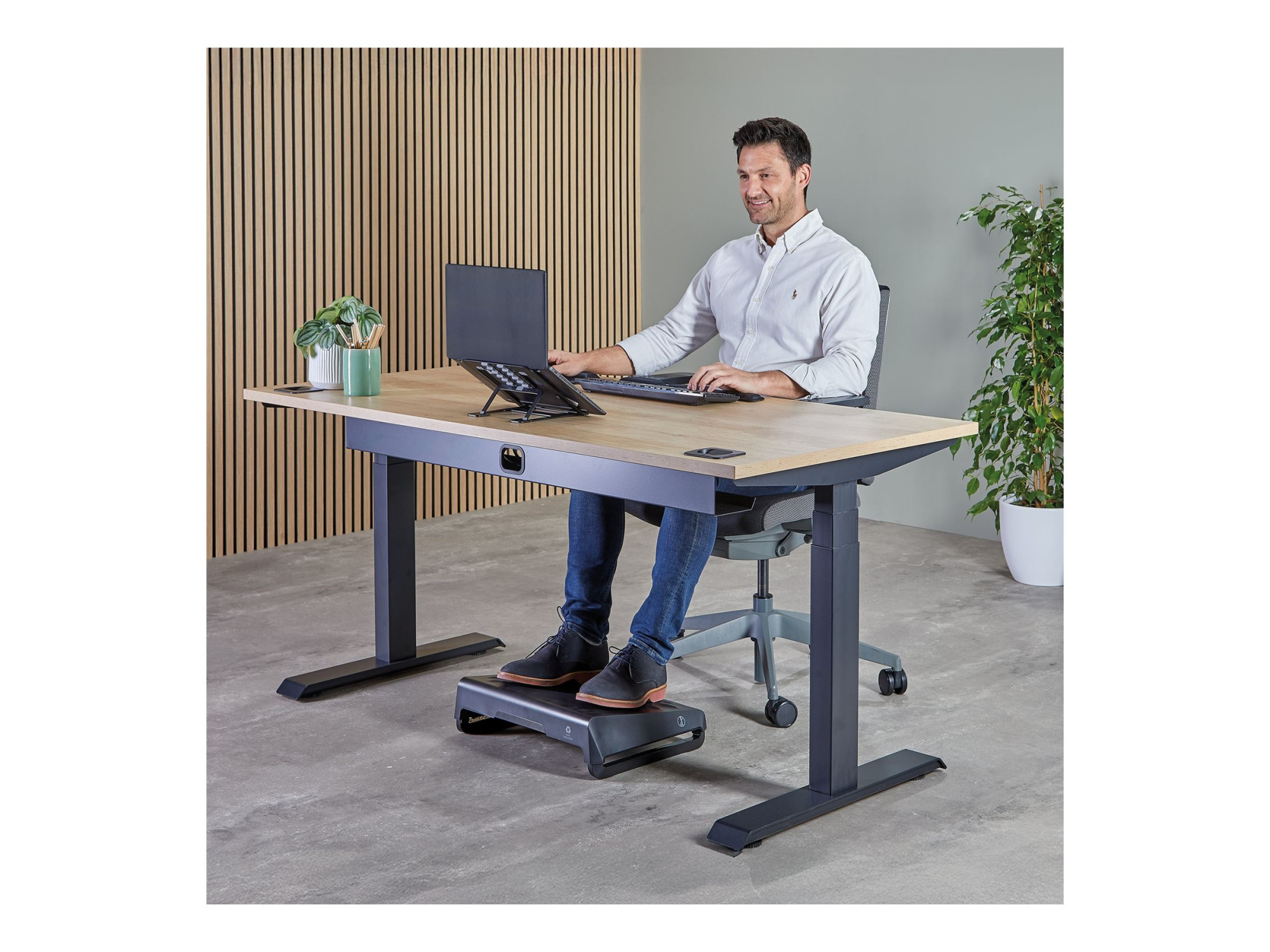Fellowes Alumia Portable Laptop Stand | 15 " | Laptop Stand | Black - Image 7
