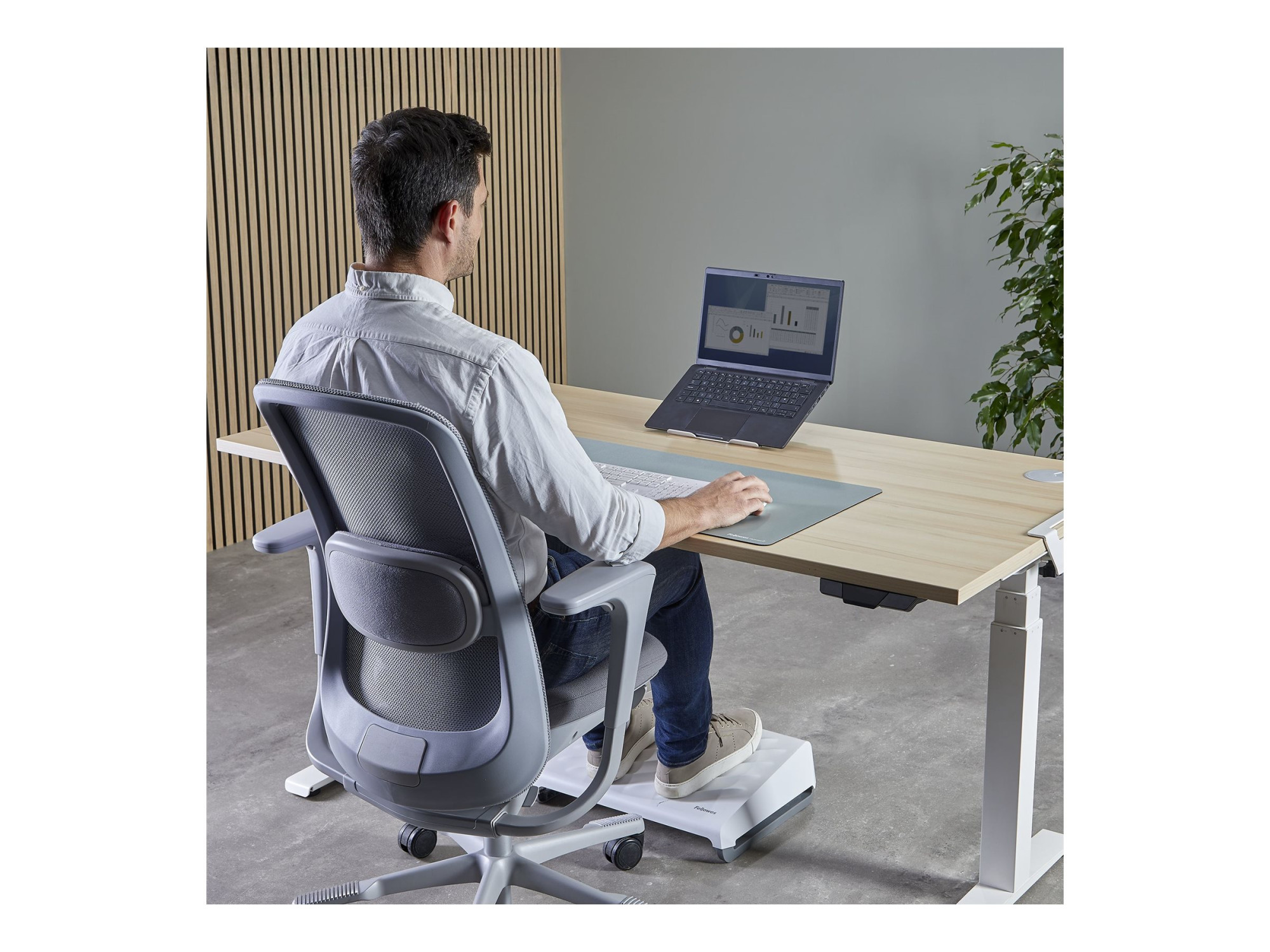 Fellowes Alumia Portable Laptop Stand | 15 " | Laptop Stand | Silver - Image 6