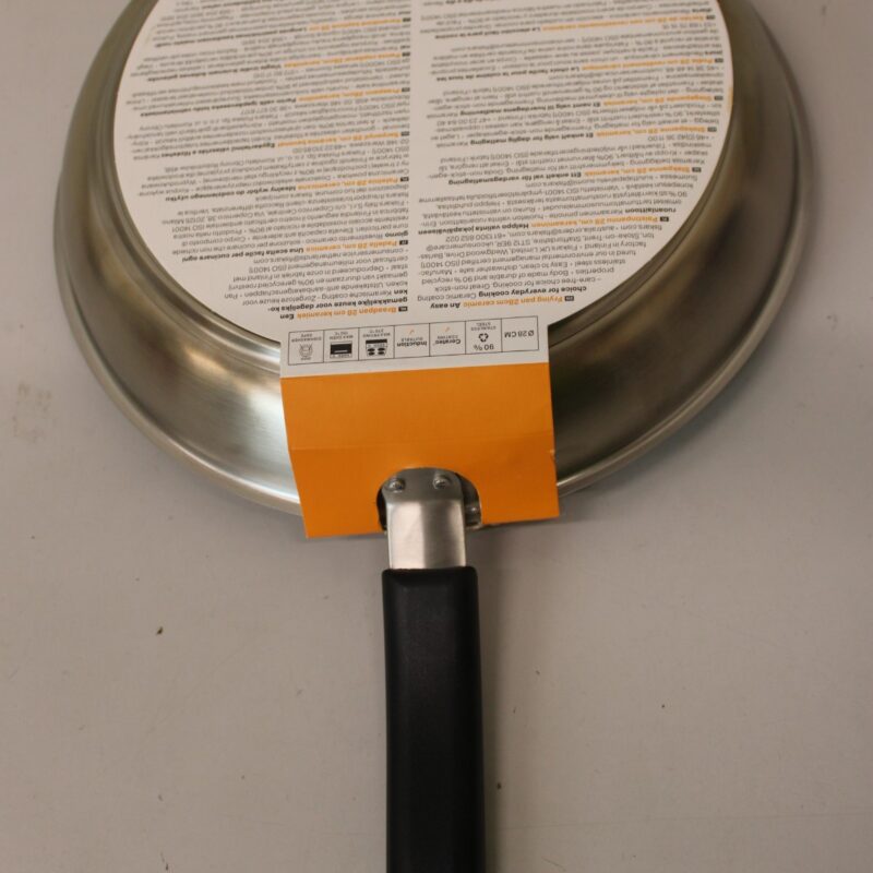 SALE OUT. PAN FRYING FF 28M CERAMIC COATED 1072312 | Fiskars CHIPPED ENAMEL, SCRATCHED