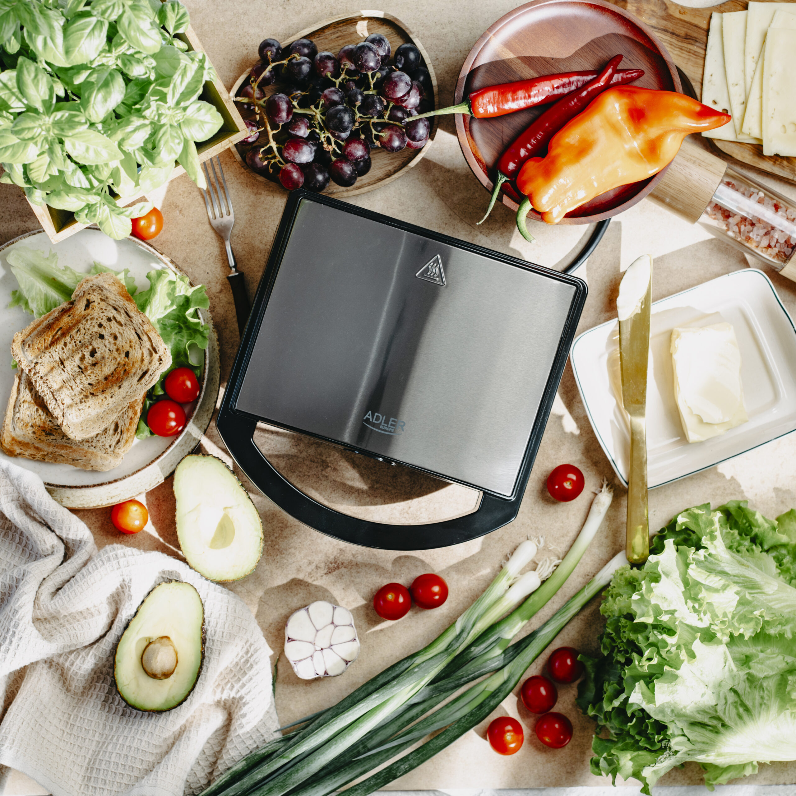 Adler Sandwich Maker | AD 3069 | 750 W | Number of plates 1 | Black - Image 8