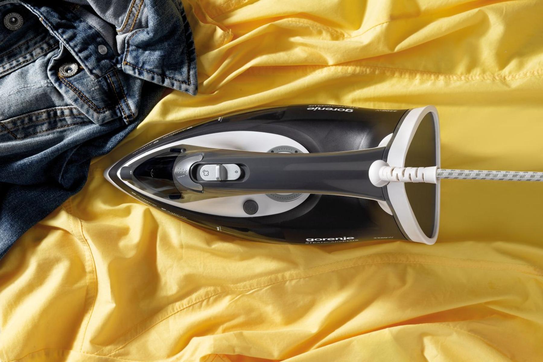 Gorenje | SIH2200DGT | Steam Iron | 2200 W | Water tank capacity 280 ml | Continuous steam 30 g/min | Steam boost performance 90 g/min - Image 5