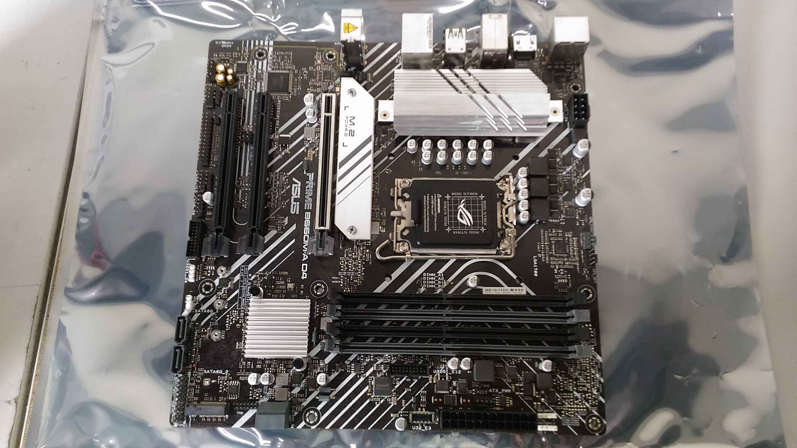 SALE OUT. ASUS PRIME B660M-A D4 | Asus PRIME B660M-A D4 | Processor family Intel | Processor socket LGA1700 | DDR4 DIMM | Memory slots 4 | Supported hard disk drive interfaces SATA, M.2 | Number of SATA connectors 4 | Chipset Intel B660 | Micro ATX | USED, REFURBISHED, WITHOUT ORIGINAL PACKAGING AND ACCESSORIES, ONLY BACKPANEL INCLUDED