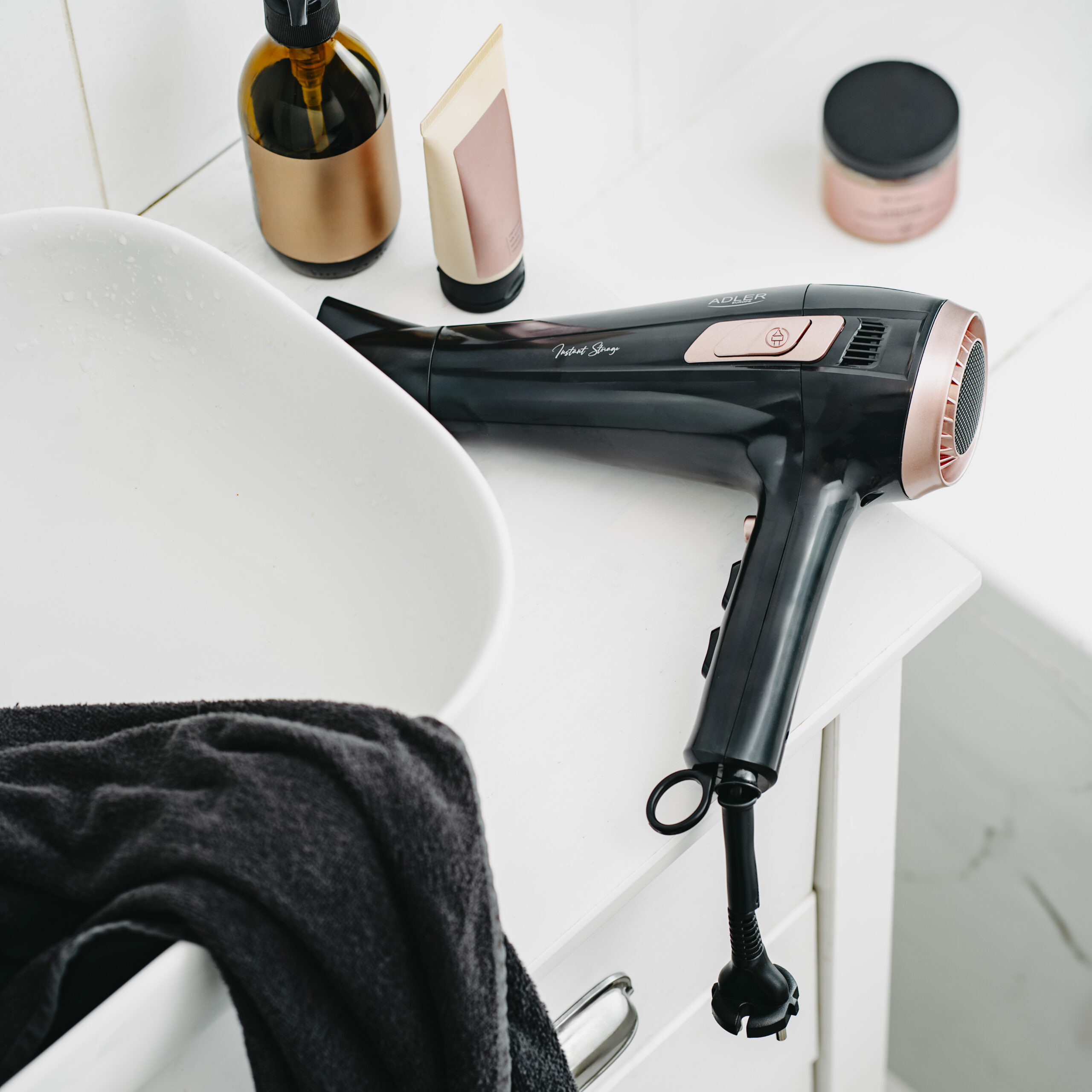 Adler Hair dryer with retractable power cord | AD 2283 | 2400 W | Number of temperature settings 3 | Diffuser nozzle | Black/Golden Rose - Image 10