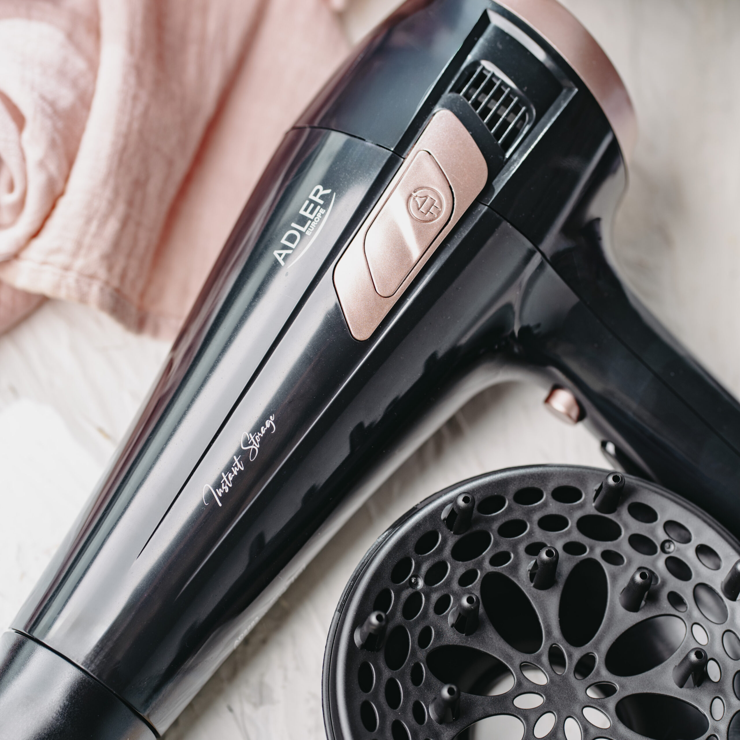 Adler Hair dryer with retractable power cord | AD 2283 | 2400 W | Number of temperature settings 3 | Diffuser nozzle | Black/Golden Rose - Image 11