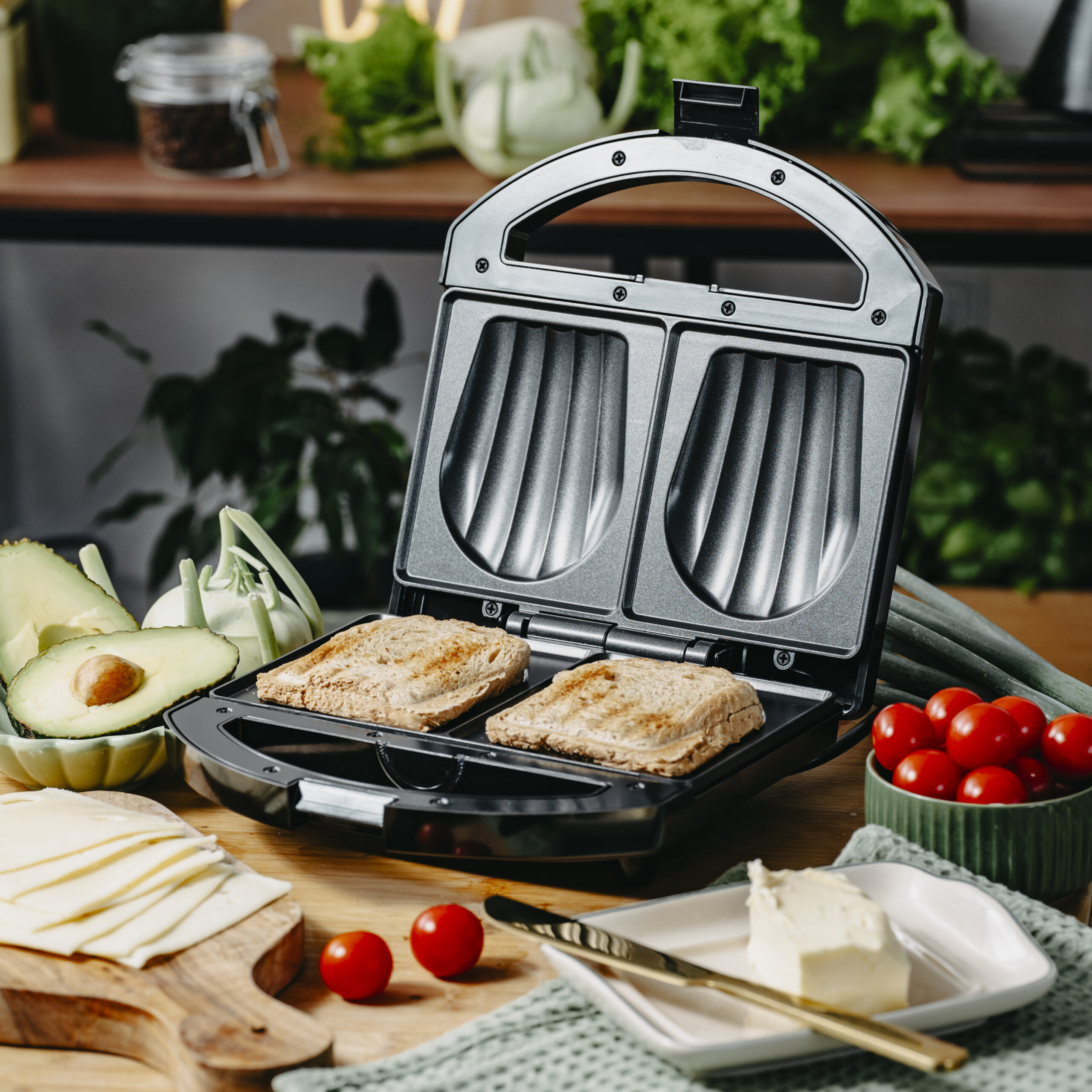 Adler Sandwich Maker | AD 3069 | 750 W | Number of plates 1 | Black - Image 7