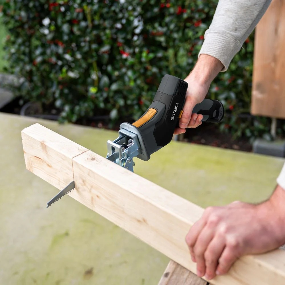 12V Cordless Reciprocating Saw - Fixxpack 2.0 Set (incl. 2.0Ah Battery & USB-C charging Cable) - Image 2