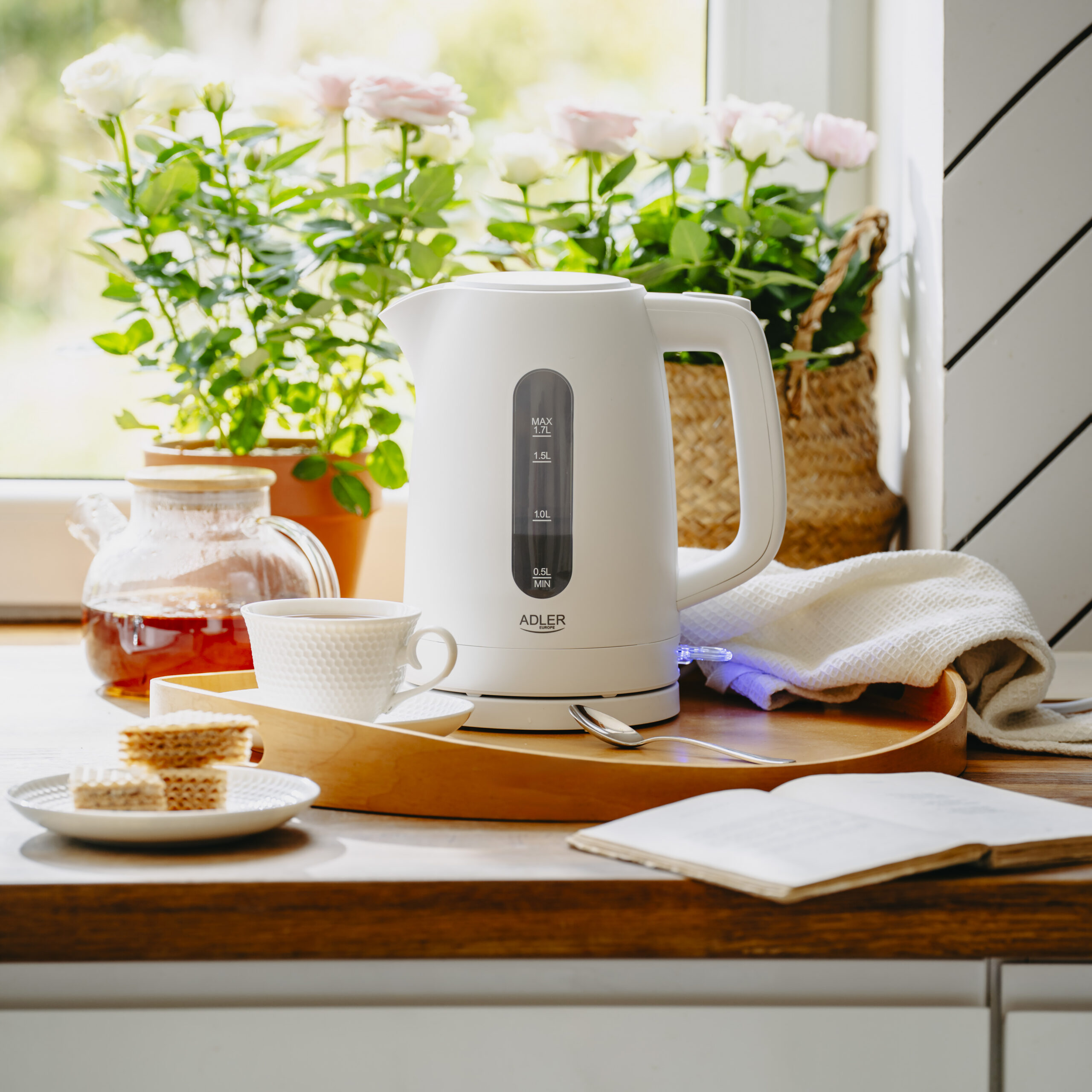 Adler Kettle | AD 1379w | Electric | 2200 W | 1.7 L | Polypropylene | 360° rotational base | White - Image 7