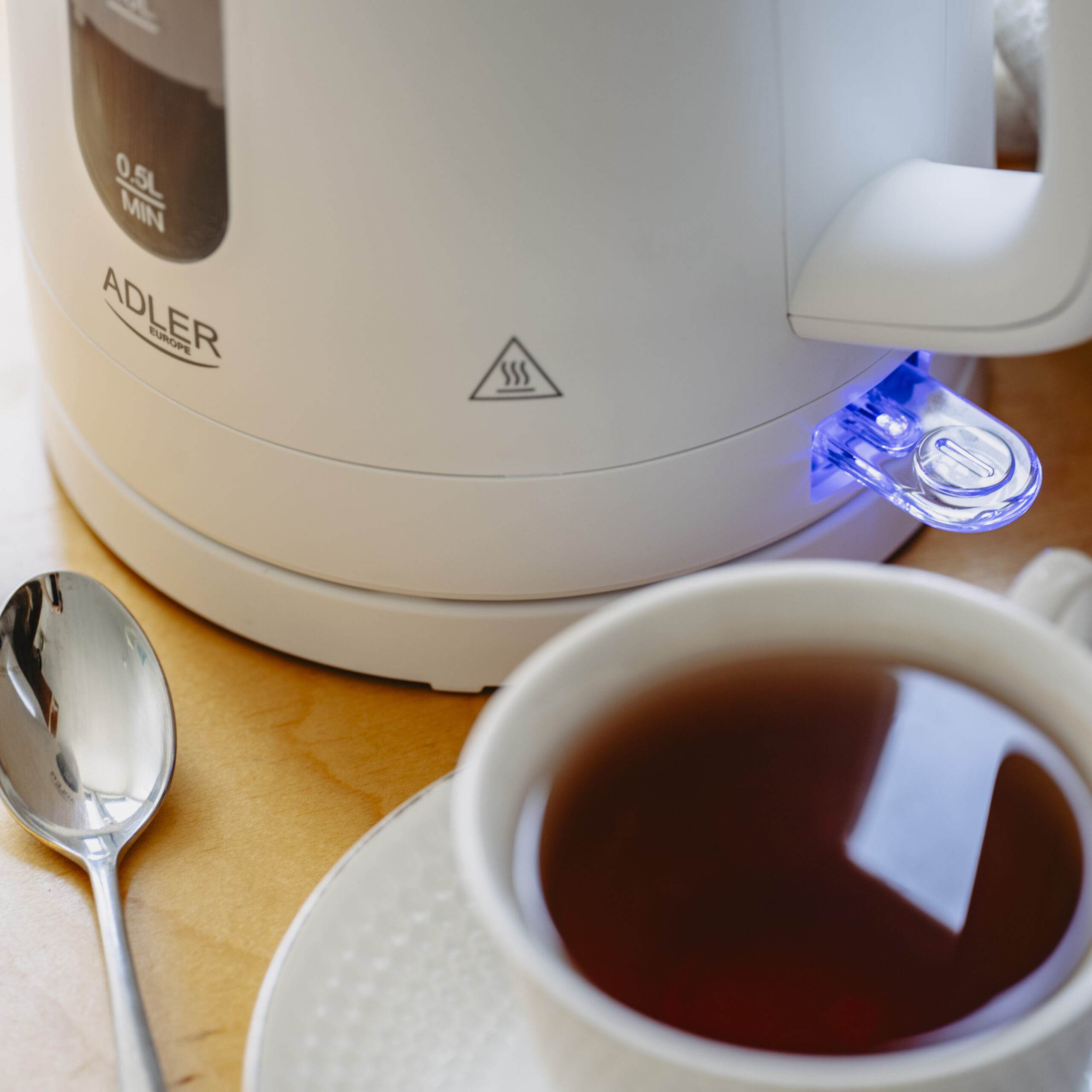 Adler Kettle | AD 1379w | Electric | 2200 W | 1.7 L | Polypropylene | 360° rotational base | White - Image 8