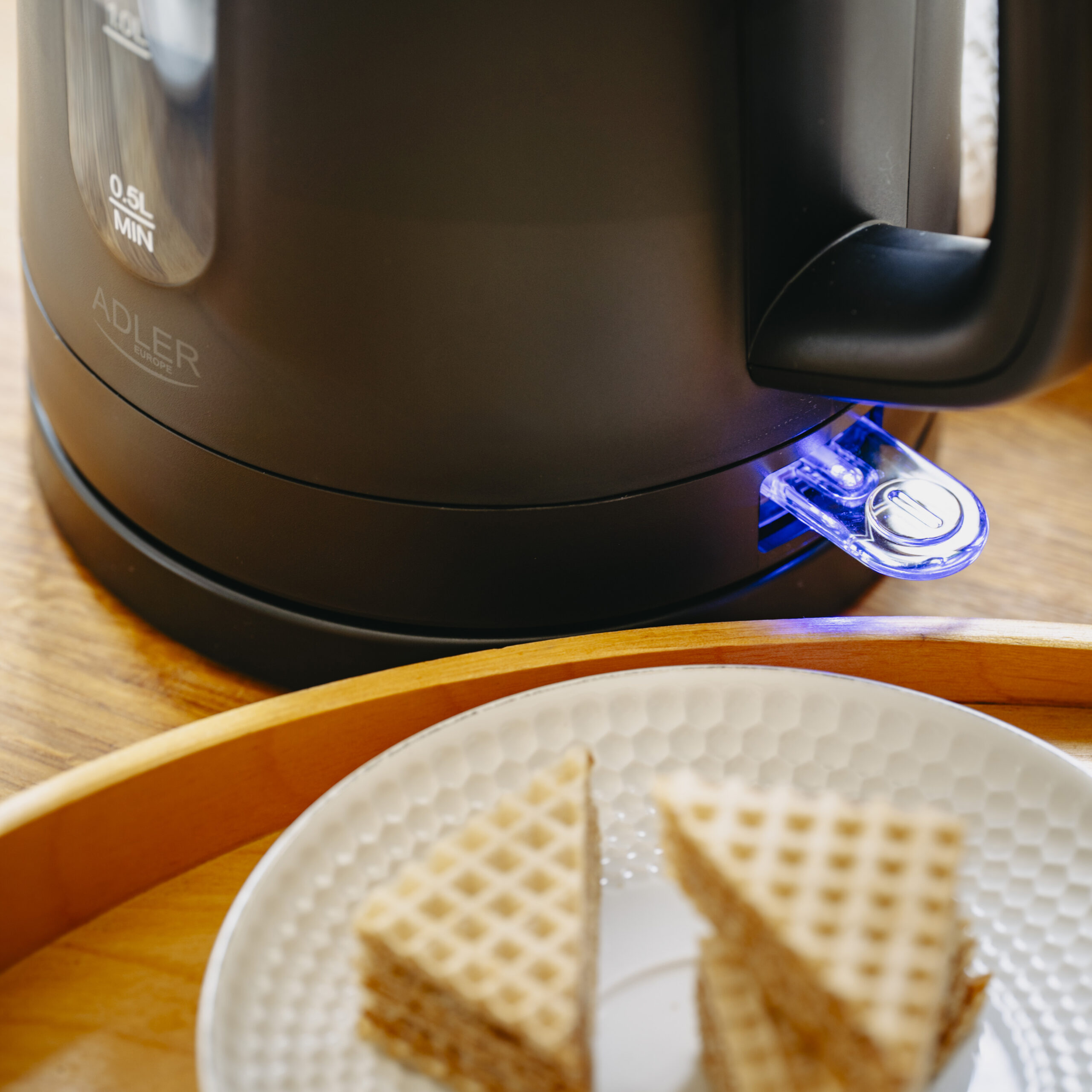 Adler Kettle | AD 1379b | Electric | 2200 W | 1.7 L | Polypropylene | 360° rotational base | Black - Image 9