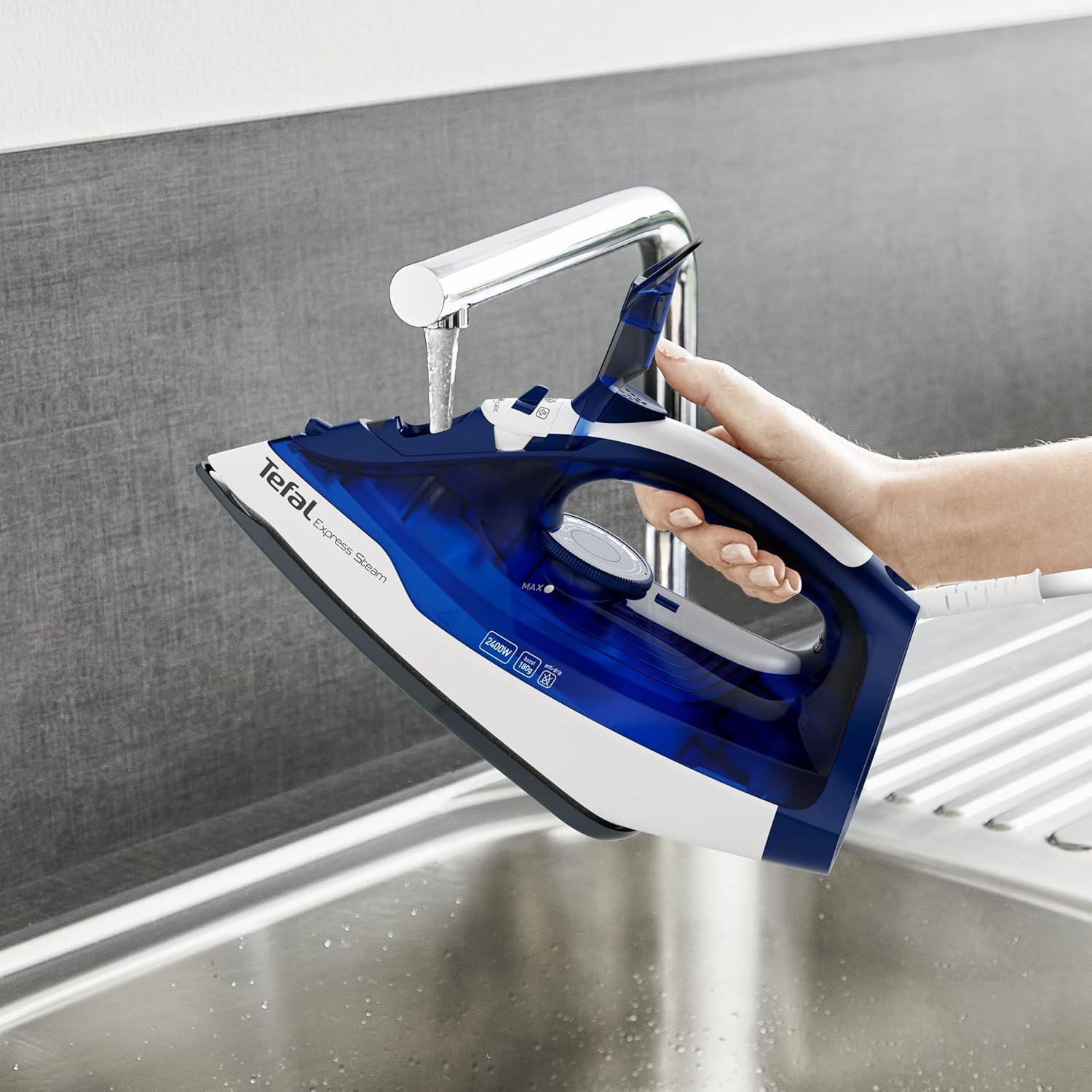 TEFAL | FV2838E0 | Steam Iron | 2400 W | Water tank capacity 270 ml | Continuous steam 40 g/min | Blue/White - Image 6