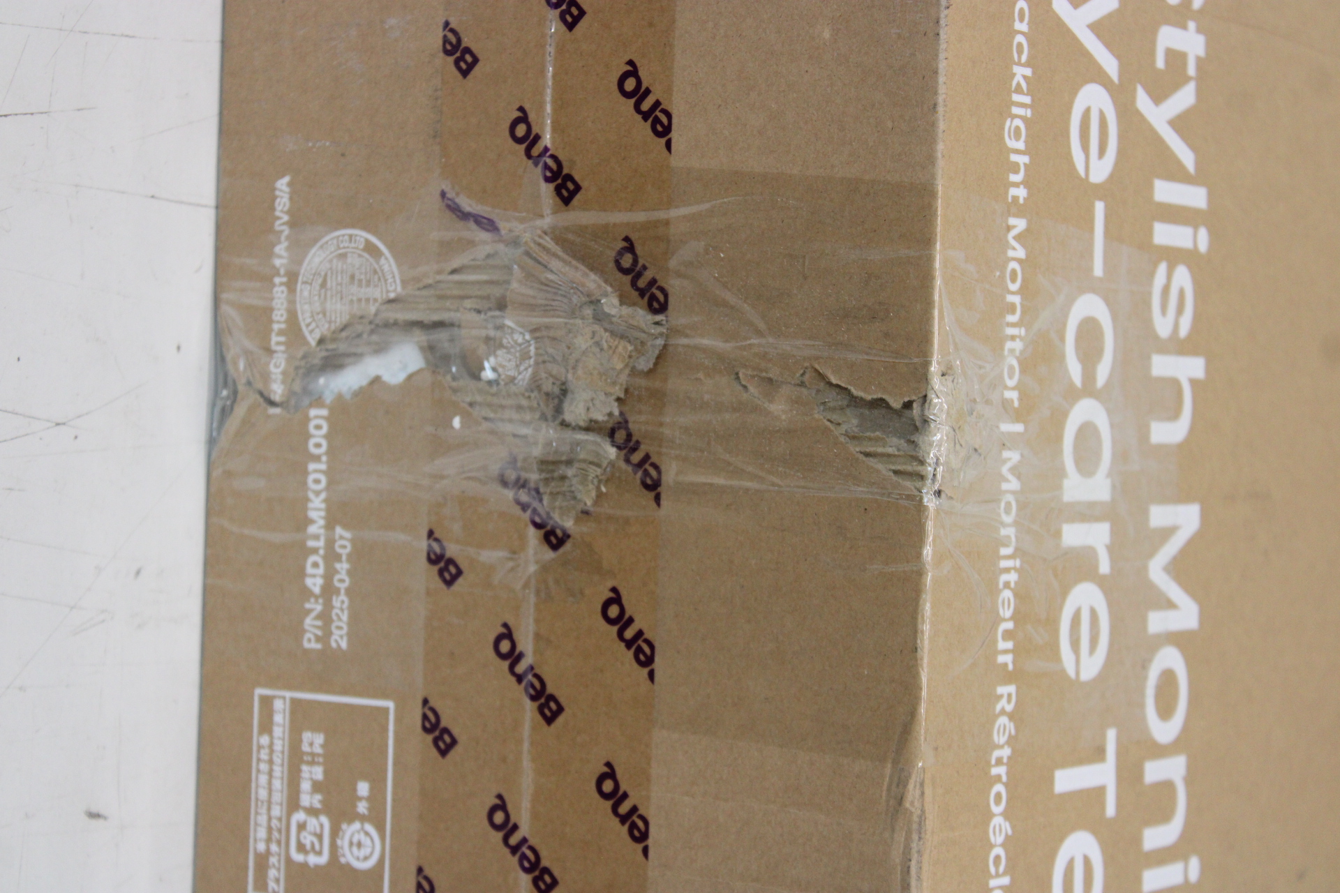 INDESIT Refrigerator | INKH 1361 XBR4E | Energy efficiency class E | Free standing | Combi | Height 186.5 cm | Fridge net capacity 218 L | Freezer net capacity 107 L | 39 dB | Black