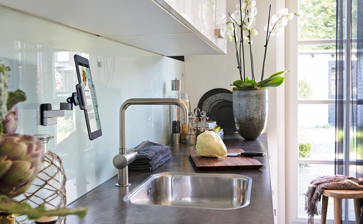 Vogels TMS 1030 Tablet Flex Pack | Tilt | 7-13 " | Maximum weight (capacity) 2 kg | Silver - Image 5