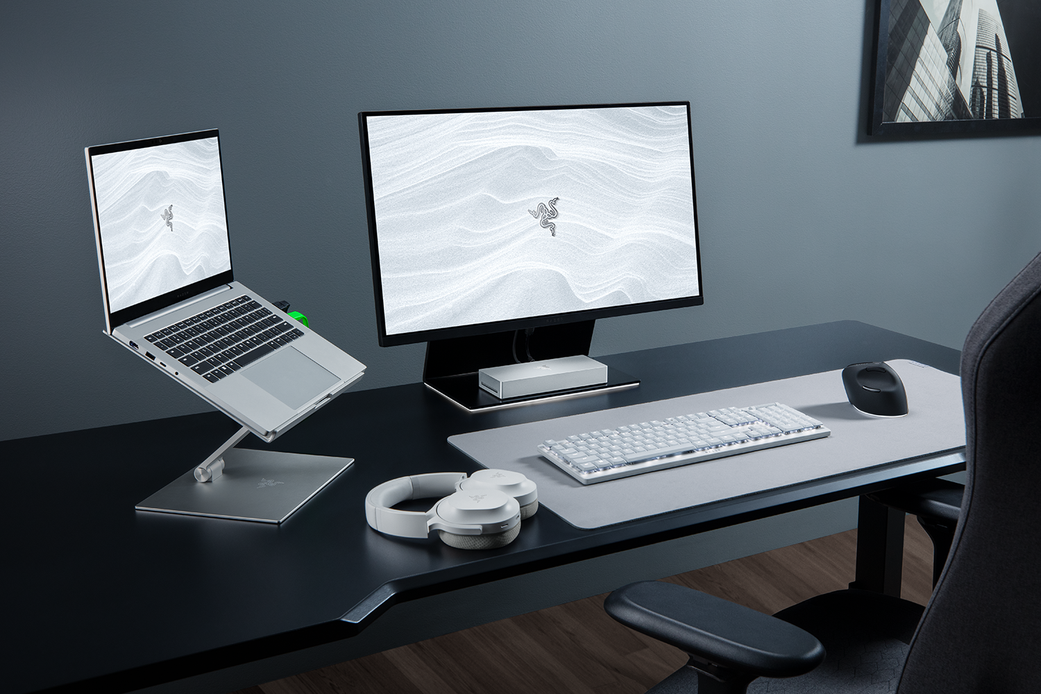 Razer Desktop RGB Dock for Multiple Devices and Displays | Thunderbolt 5 Dock - Image 5