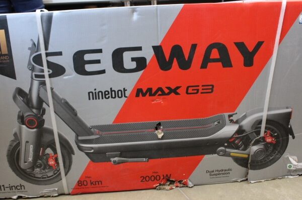 SALE OUT. Ninebot by Segway eKickScooter MAX G3 E | Segway | MAX G3 E | eKickScooter | 2000 W | Up to 25 km/h | 11 " | Black | DAMAGED PACKAGING, SCRATCHED PAINT, REFURBISHED