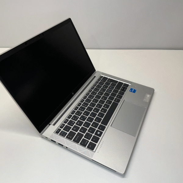 HP Renew | Grade A | EliteBook 830 G8 | 13.3 " | i5-1135G7 | 16 GB | SSD | 256 GB | Intel Iris Xe Graphics | Windows 11 Pro | Keyboard language Nordic | 12 month(s)