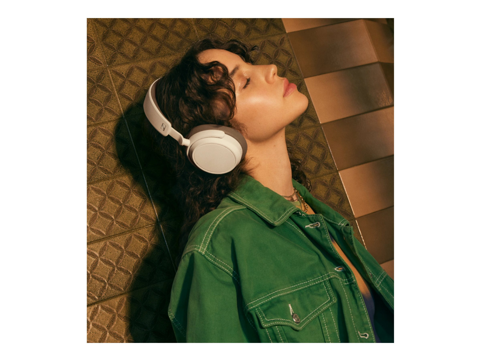 Sennheiser | Headphones | ACPAEBT Accentum Plus | Bluetooth | Over-ear | Microphone | Noise canceling | Wireless | White - Image 3