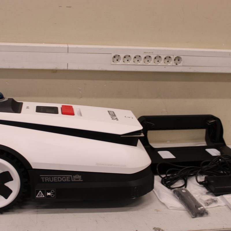 SALE OUT. Ecovacs GOAT A3000 LiDAR Lawn Mower, Robot, Efficiency 400 m²/h, Dual LiDAR + Camera, White/Black | Ecovacs | Lawn Mower | GOAT A3000 LiDAR | USED, DIRTY, SCRATCHED, WHITE SPOTS ON THE SIDE | 5000 Ah - Image 3