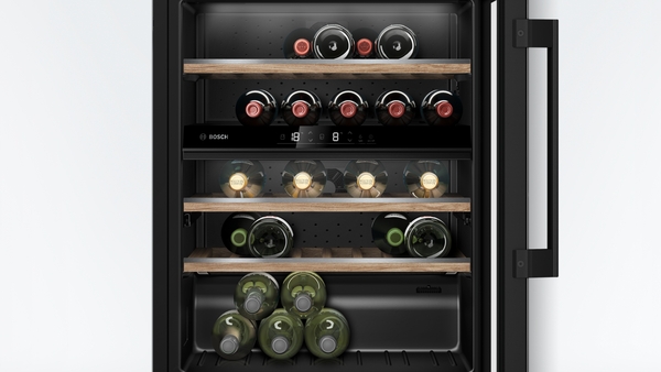 Bosch | Wine Cooler | KUW21AHG0 Series 6 | Energy efficiency class G | Built-in | Bottles capacity 44 | Black - Image 4