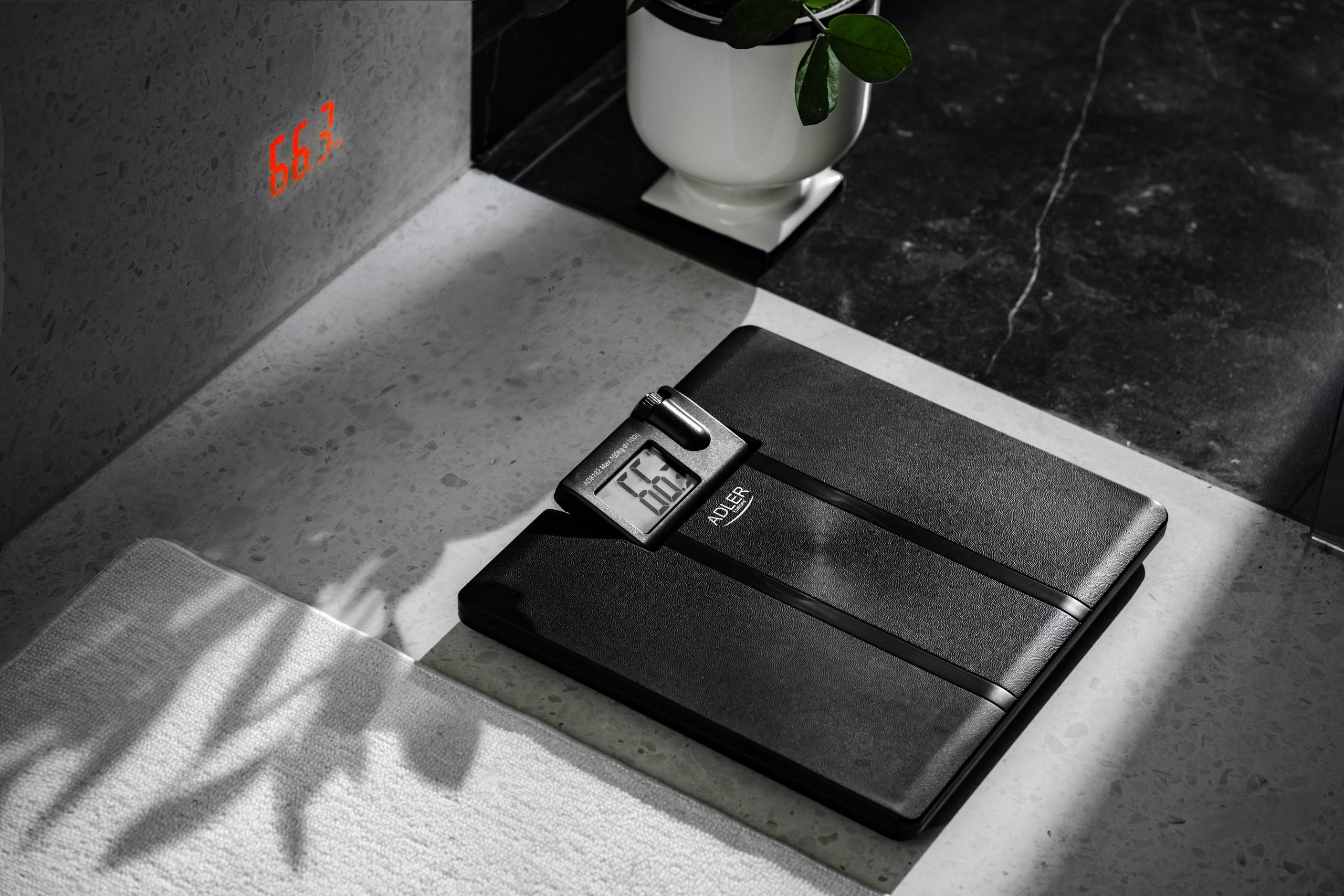 Adler | Bathroom Scale with Projector | AD 8182 | Maximum weight (capacity) 180 kg | Accuracy 100 g | Black - Image 8