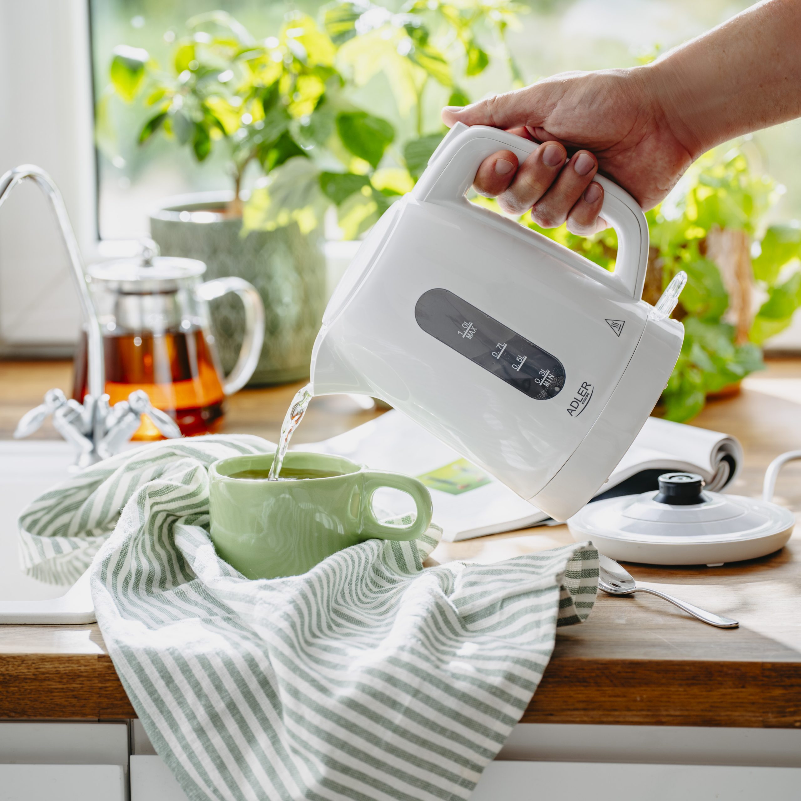 Adler Kettle | AD 1380w | Electric | 2200 W | 1 L | Polypropylene | 360° rotational base | White - Image 10