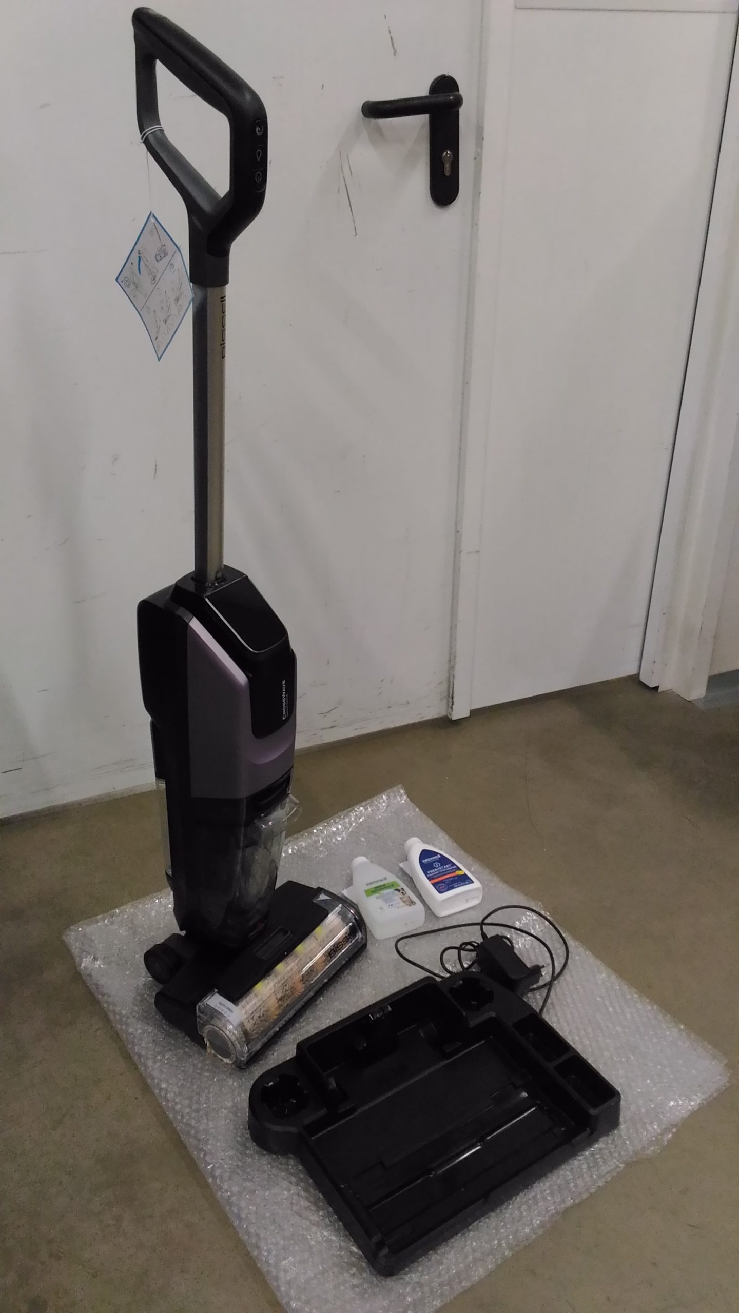 SALE OUT. Bissell CrossWave OmniForce EdgeFind Select Cordless | Bissell All-in One Multi-Surface Cleaner | CrossWave OmniForce EdgeFind Select | Cordless operating | Washing function | 25.9 V | Operating time (max) 45 min | Black/Silver | Warranty 24 month(s) | USED AS DEMO, DIRTY