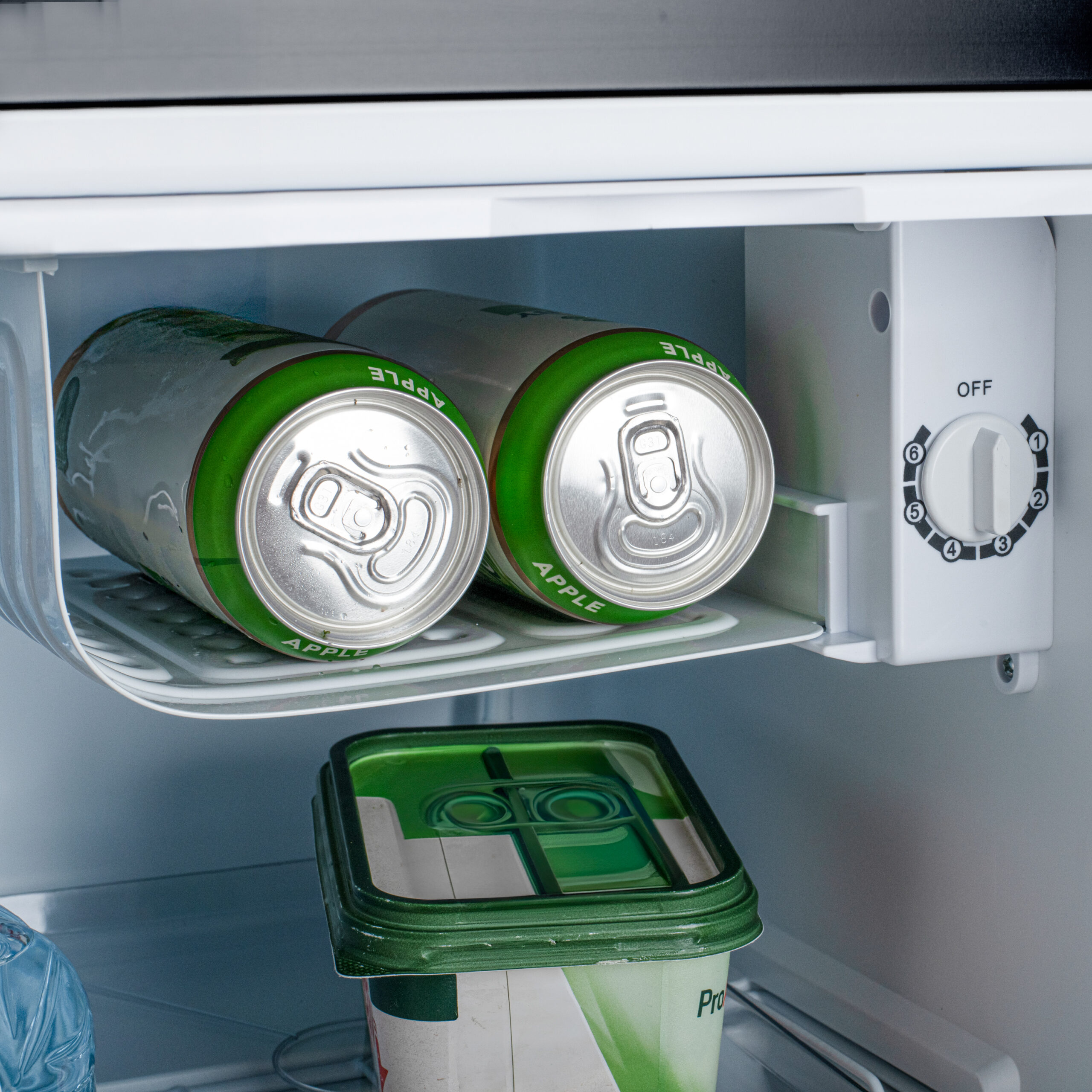 Adler Refrigerator | AD 8096 | Energy efficiency class E | Free standing | Larder | Height 49.5 cm | Fridge net capacity 45 L | 39 dB | Black - Image 8