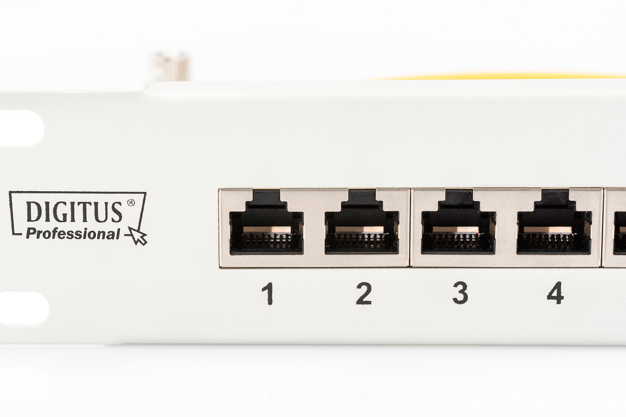 Digitus | Patch Panel | DN-91624S | White | Category: CAT 6; Ports: 24 x RJ45; Retention strength: 7.7 kg; Insertion force: 30N max | 48.2 x 4.4 x 10.9 cm - Image 3