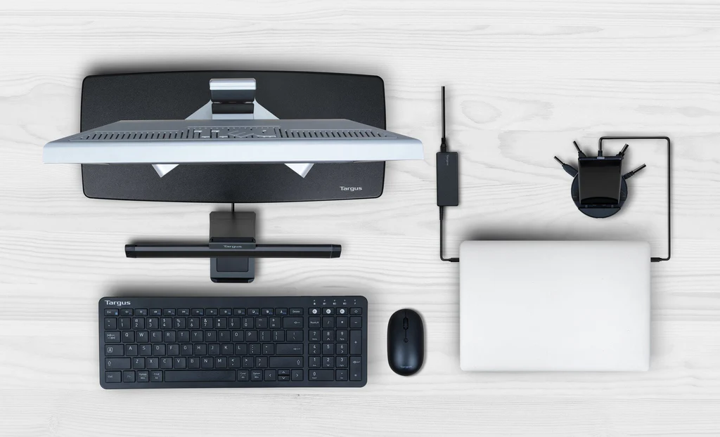 Targus | 100 W USB-C PD Charger - For Laptops or Power Pass-Thru Docks | APA108EU - Image 3