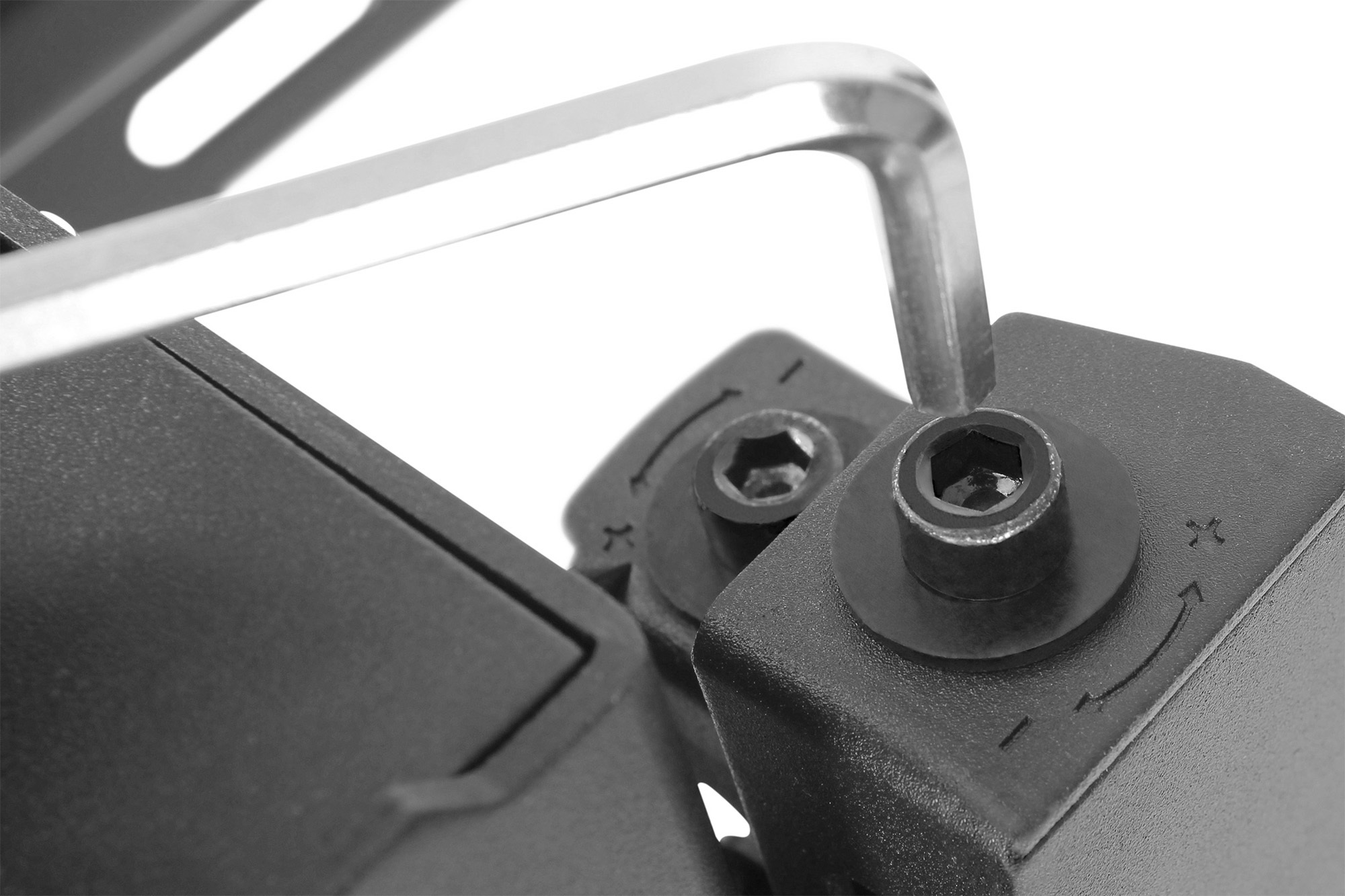 Digitus Wall mount | DA-90446 Pop-Out Video Monitor Mount | Adjustable Height, Tilt | 45-70 " | Maximum weight (capacity) 70 kg | Black - Image 6