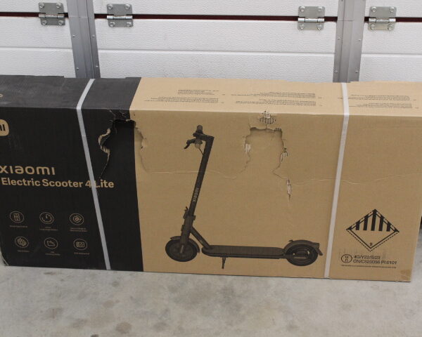 SALE OUT. Xiaomi Electric Scooter 4 Lite EU | SALE OUT. SALE OUT. Xiaomi Electric Scooter 4 Lite EU | 300 W | 25 km/h | 8.5 " | 6 month(s) | Black | DAMAGED PACKAGING