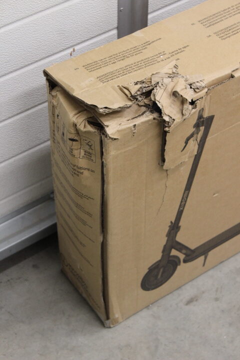 SALE OUT. Xiaomi Electric Scooter 4 Lite EU | SALE OUT. SALE OUT. Xiaomi Electric Scooter 4 Lite EU | 300 W | 25 km/h | 8.5 " | 3 month(s) | Black | USED, DAMAGED PACKAGING, MISSING: CHARGER AND HEXAGON WRENCH - Image 2