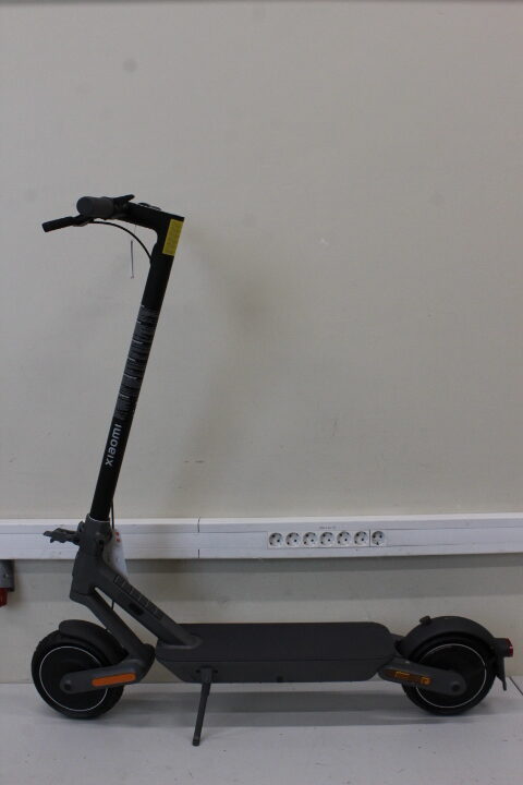 SALE OUT. Xiaomi Electric Scooter 4 Ultra EU | Xiaomi Electric Scooter 4 Ultra EU | 500 W | 25 km/h | 10 " | 6 month(s) | DEMO, MISSING INNER PACKAGING - Image 2