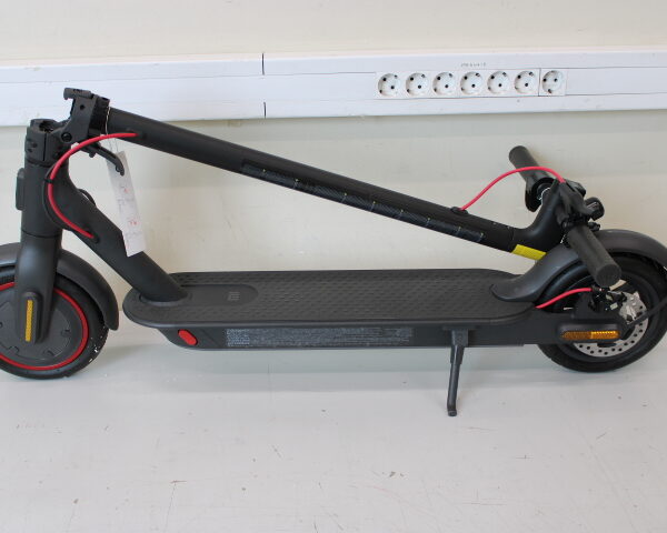 SALE OUT. Xiaomi Mi Electric Scooter Pro 2 (Black) | SALE OUT. SALE OUT. Xiaomi Mi Electric Scooter Pro 2 | 600 W | 25 km/h | 3 month(s) | Black | WITHOUT ORIGINAL PACKAGING, USED AS DEMO, LIGHT DAMAGES ON CHARGER