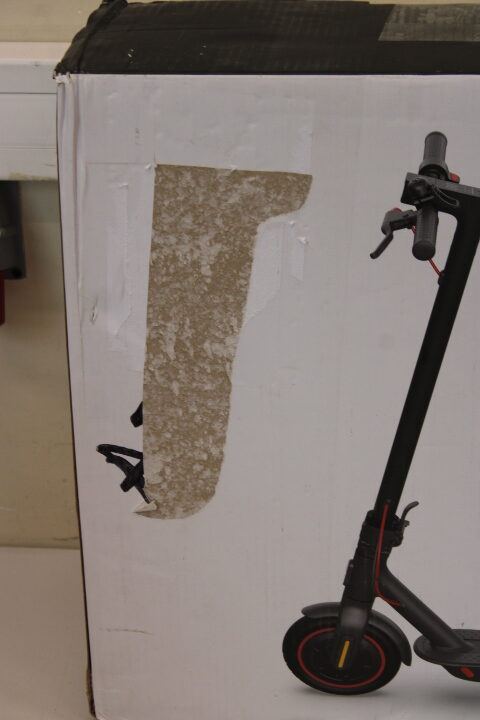 SALE OUT. Xiaomi Mi Electric Scooter Pro 2 (Black) | SALE OUT. Xiaomi Mi Electric Scooter Pro 2 | 600 W | 25 km/h | 3 month(s) | Black | USED, SCRATCHED, DIRTY, SMALL CRACK BEHIND LEG, MISSING: CHARGER, MANUAL AND LEFT BACK REFLECTOR - Image 6