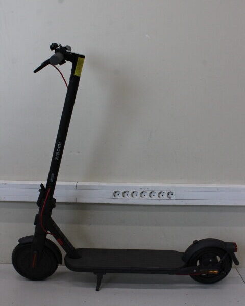 SALE OUT. Xiaomi Electric Scooter 4 Lite EU | Xiaomi Electric Scooter 4 Lite EU | 300 W | 25 km/h | 8.5 " | 3 month(s) | Black | USED AS DEMO, WITHOUT ORIGINAL PACKAGING