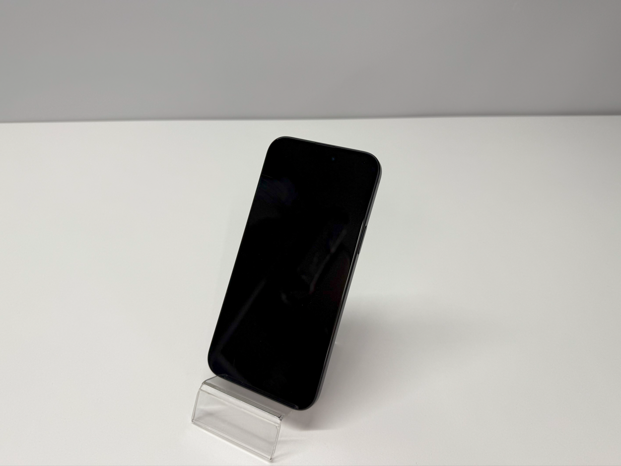 Apple Renew | Grade C | iPhone 15 Plus | Black | 6.7 " | Super Retina XDR OLED | 2796 x 1290 pixels | A16 Bionic Chip | 6 GB | 128 GB | Dual SIM | 5G | 48+12 MP | iOS | 18